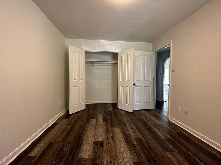 Fountain Square Apartments — Photo 27