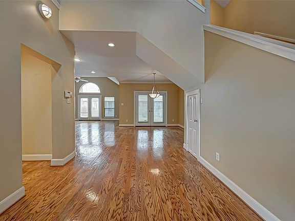 5th image of 5654 Valerie St