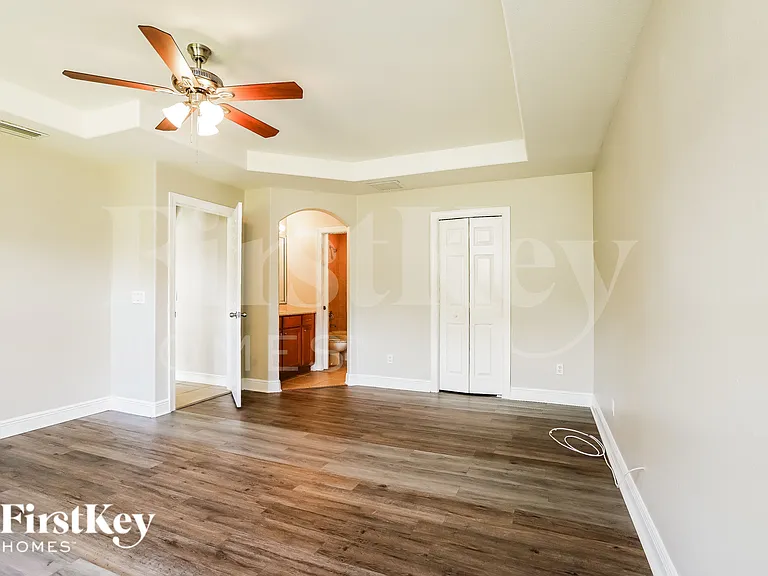 6136 Hellman Ave — Photo 9