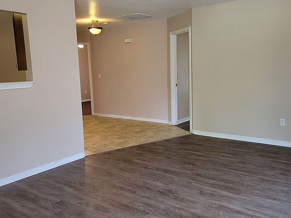 3rd image of 223-225 E Craven Ave