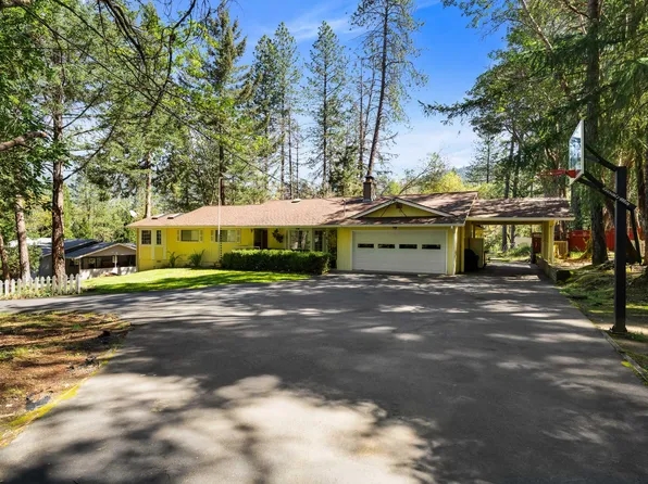 310 Surrey Dr, Grants Pass, OR 97526