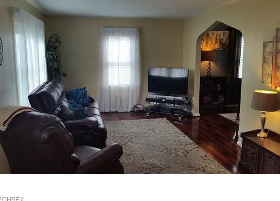 3rd image of 191 Gordon Ave