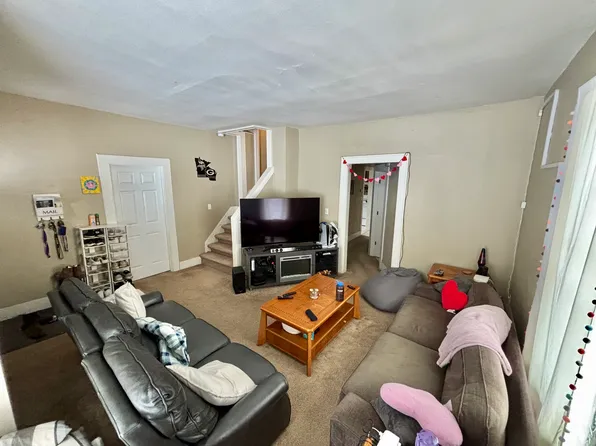 208 E Lewis St, Mankato, MN 56001