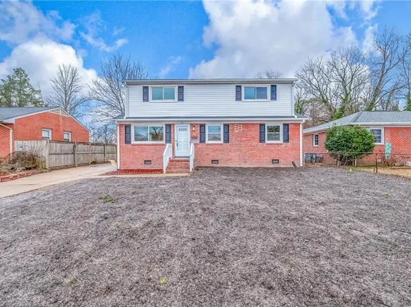 11 Berkley Dr, Hampton, VA 23663