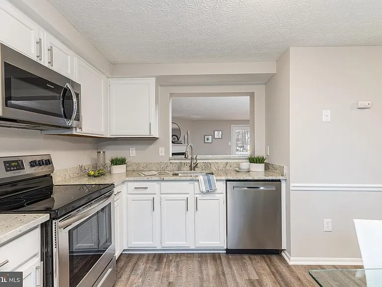 1334 E Spring Meadow Ct — Photo 5