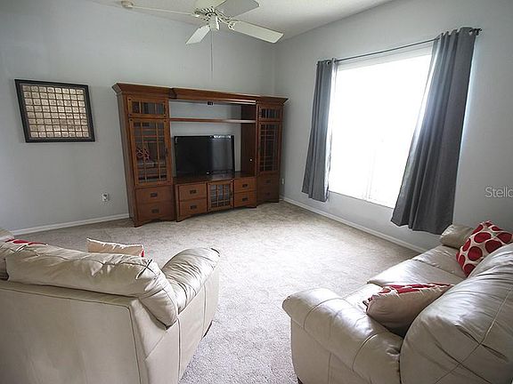 2nd image of 2847 Picadilly Cir