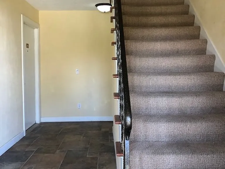 5881 Ryewyck Dr — Photo 7