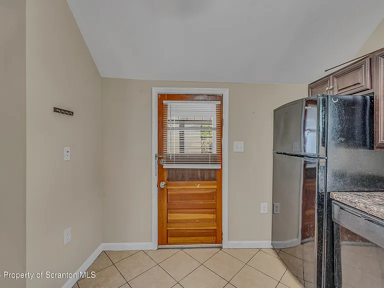 538 River St — Photo 9