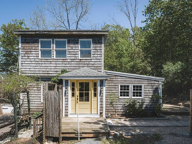 127R Leonard St — Photo 2