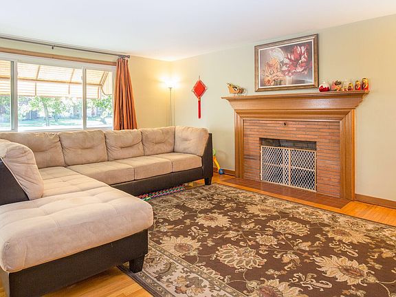 5th image of 62 Garland Dr