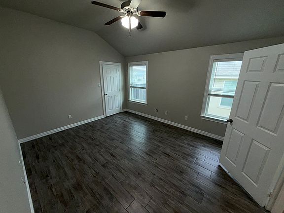 4th image of 3223 Kickapoo Dr
