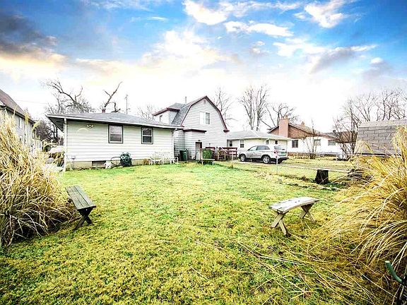 5th image of 2111 W Rohmann Ave