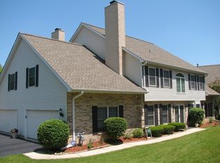 1416 Laurel Oaks Dr, Streamwood, IL