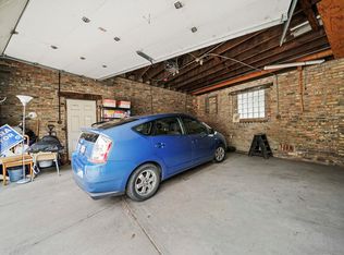 916 S Miller St, Chicago, IL 60607