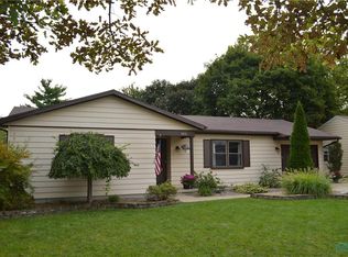 706 N Wintergarden Rd, Bowling Green, OH 43402