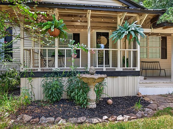 5th image of 332 Pease Rd