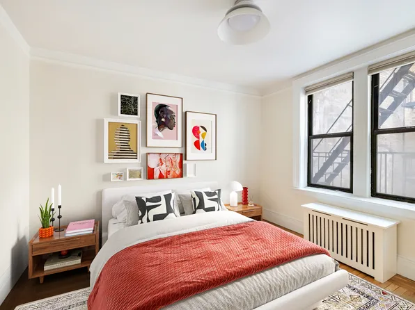 319 West 18th Street image 6 of 14