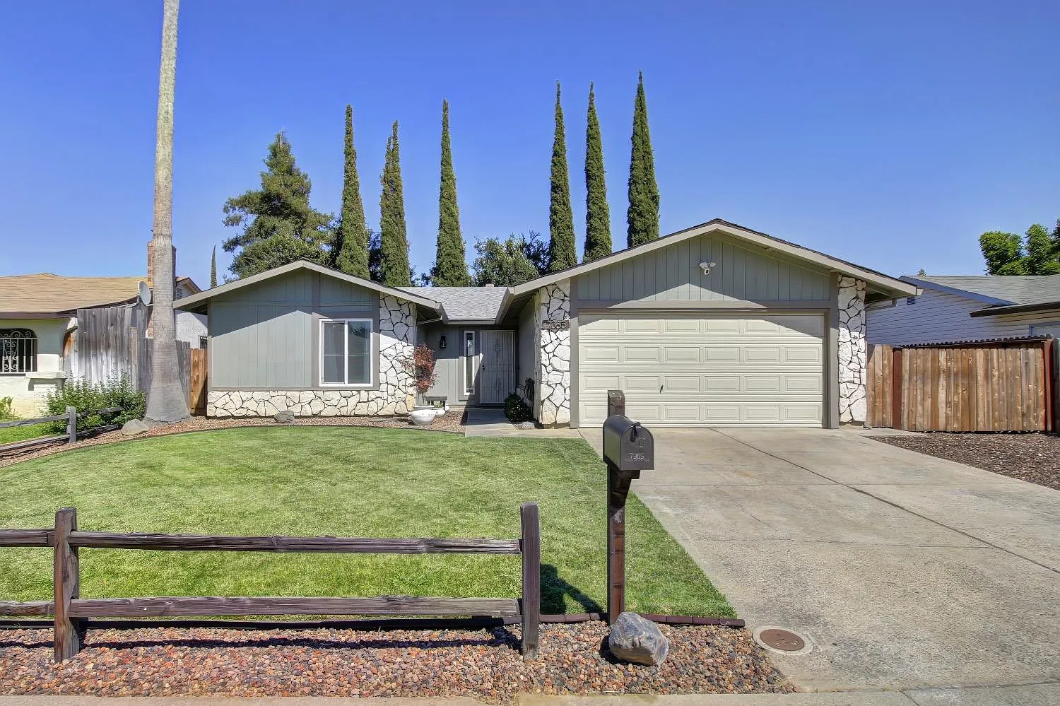 7365 Alden Way photo 1