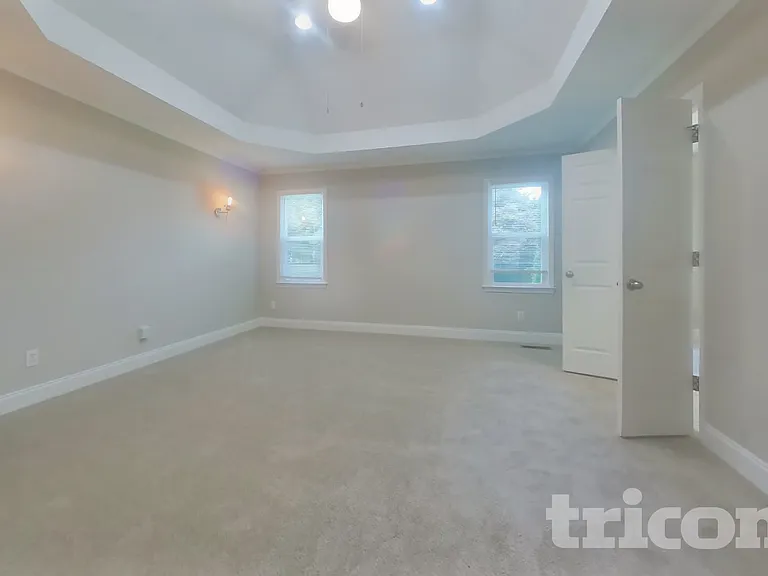726 Jamie Way NE — Photo 5