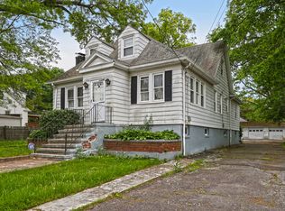 16 Hillside St, West Haven, CT 06516