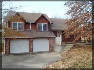 103 W 5th St, Pomona, KS 66076