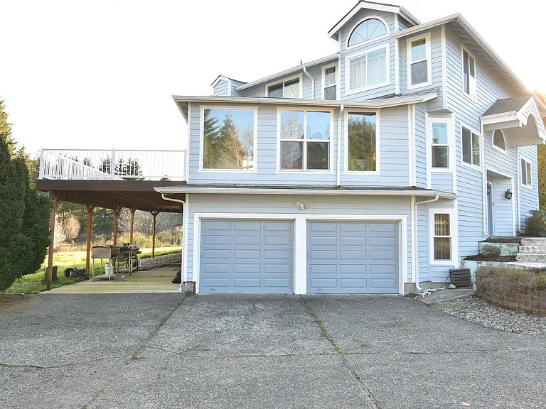 2739 Walker Ct SE — Photo 2