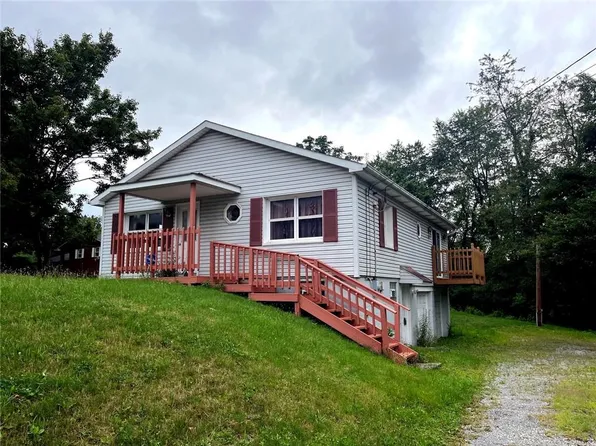 1058 Pittsburgh Rd, Valencia, PA 16059