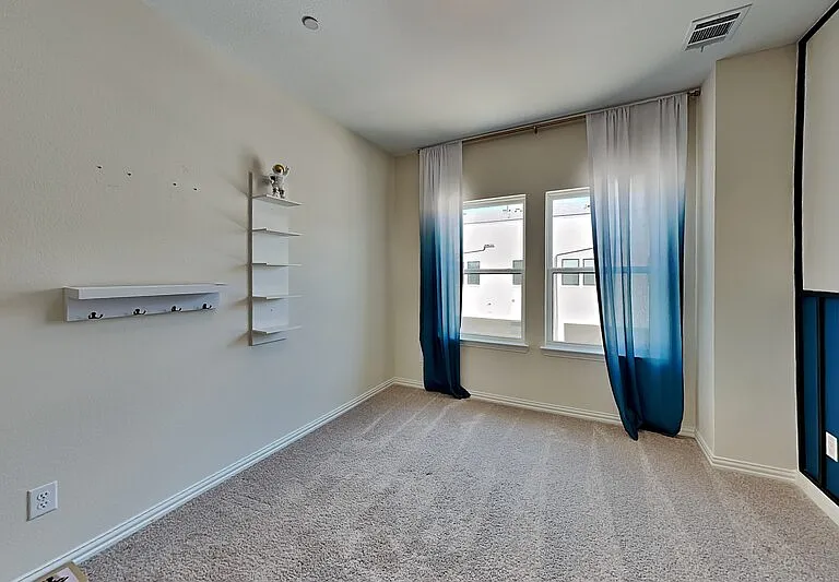 1192 Daybreak Dr — Photo 12