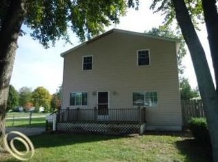 6041 Duncan St, Taylor, MI 48180