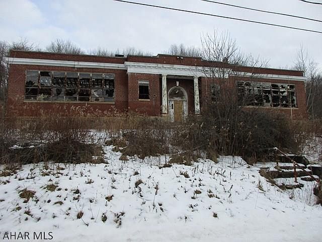 2nd image of 260 Mine 42 Rd