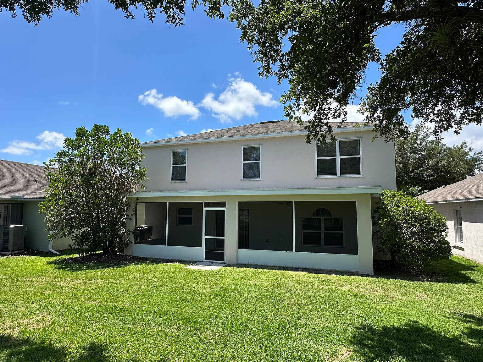 4 bed, 2.5 bath, 2858 sqft, $2,500 — Photo 3