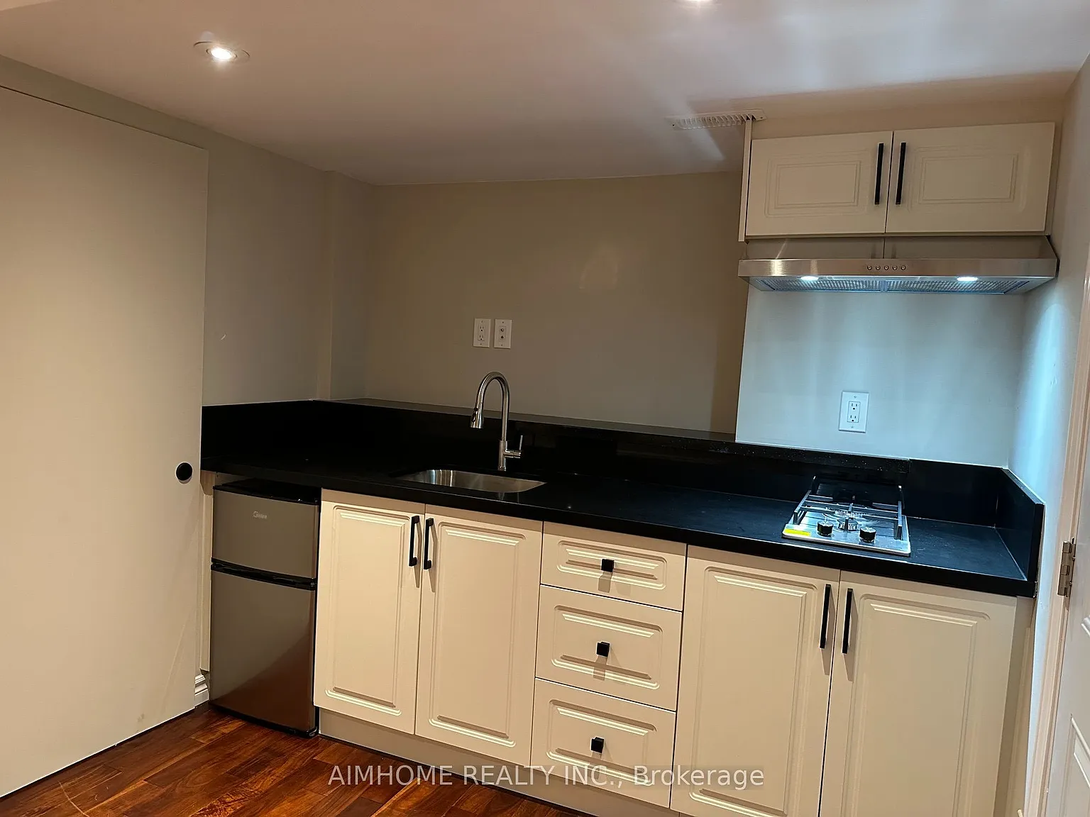 1 bed, $2,000 — Photo 2