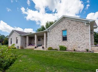 107 E Princess Dr, Brooklyn, MI 49230