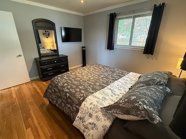 Primary bedroom (queen bed) view 2