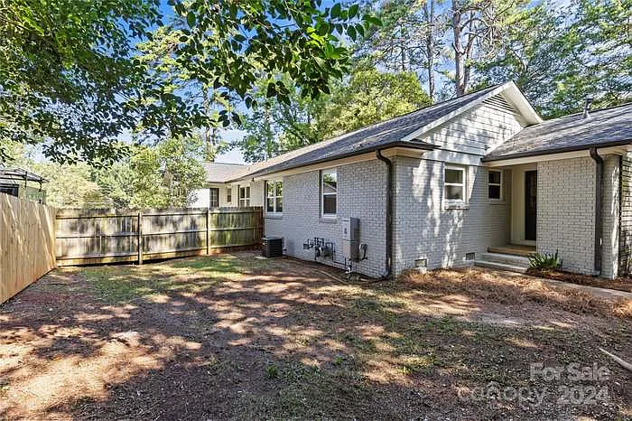 2 bed, 888 sqft, $2,275 — Photo 3