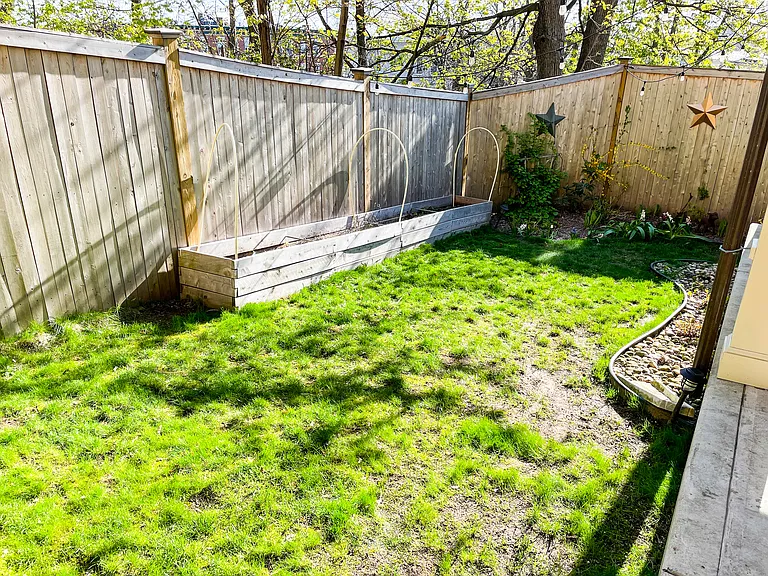 40 Sawyer Ave — Photo 32