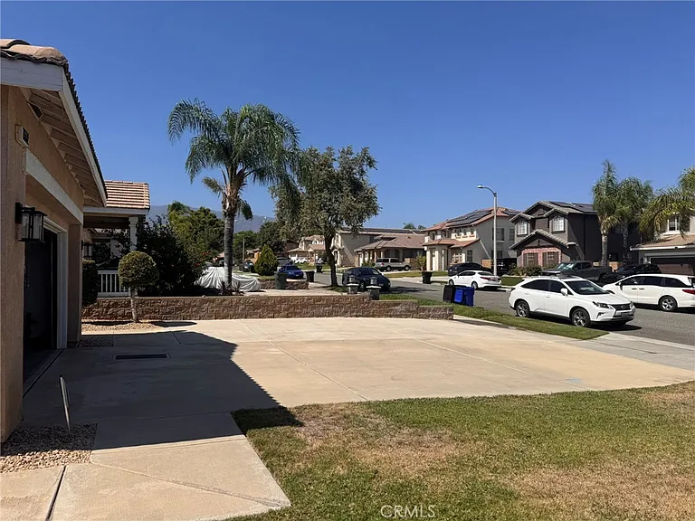 7552 Vista Montana Pl — Photo 32