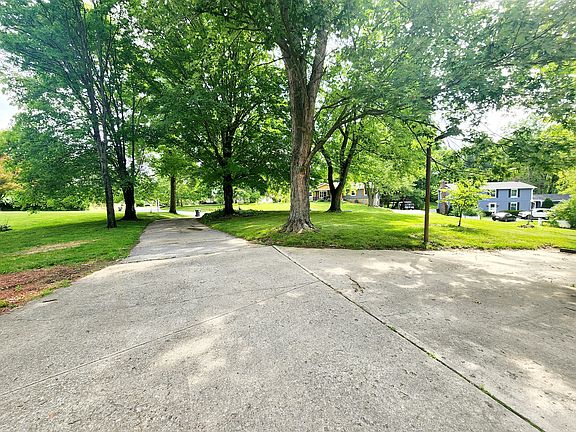 3rd image of 630 Lawnwood Dr