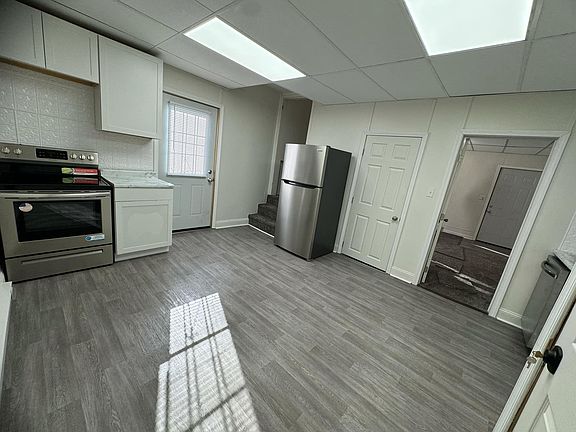 2nd image of 18 Freeland St