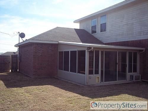 2nd image of 716 Highland Dr