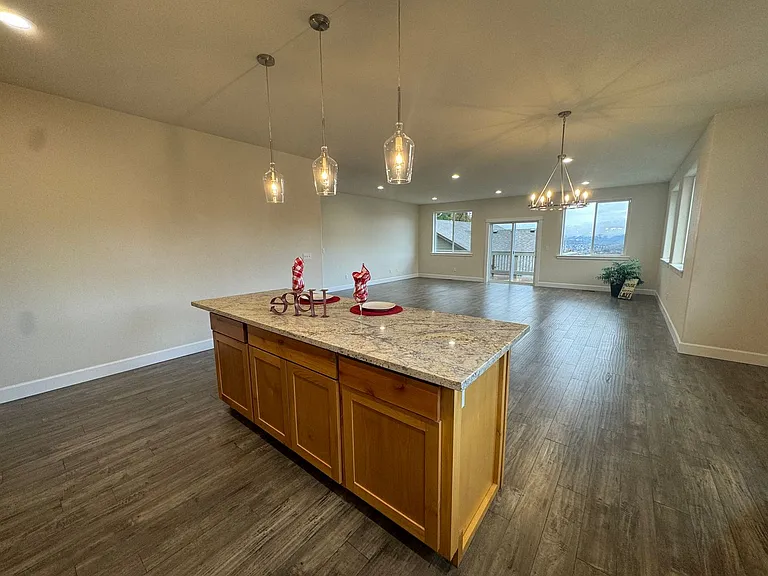 1811 NE Alameda Ave — Photo 7