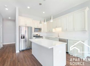 1335 W Taylor St #2, Chicago, IL 60607