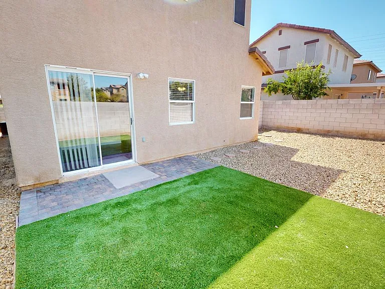10225 Missouri Meadows St — Photo 32