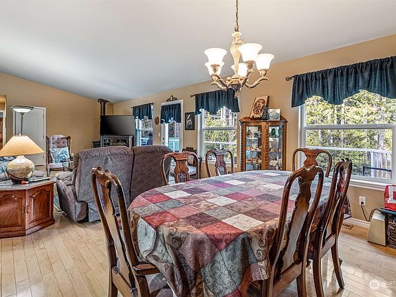 5th image of 151 NE Mountain View Drive