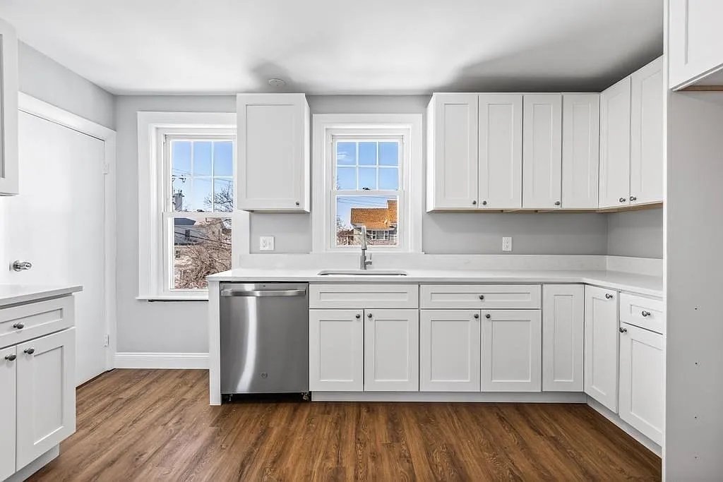 2 bed, 1.0 bath, 1078 sqft, $2,500 — Photo 3