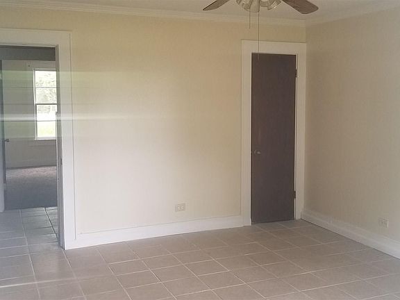 3rd image of 1202 N McGuire Ave