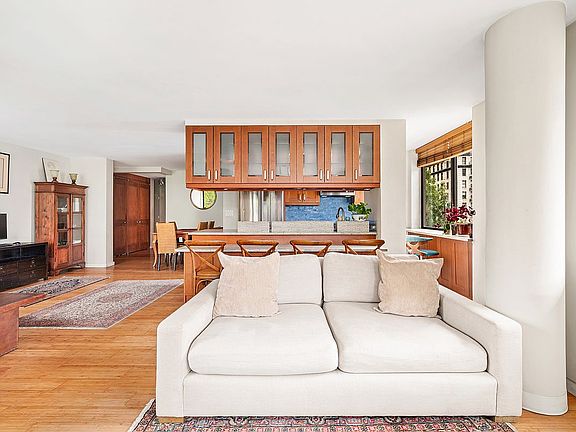 5th image of 275 W 96th St APT 5I