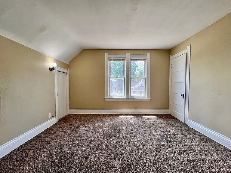 1337 Moore St — Photo 6