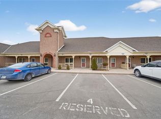 60 Natalia Ave #4, Hamilton, ON L0R 1W0