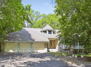 1030 Old Long Lake Rd, Wayzata, MN 55391